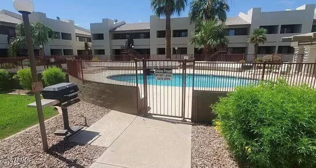 3301 E Earll Dr Phoenix, AZ 85018 photo 5