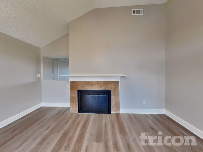 7724 Grassland Drive, Fort Worth, TX 76133 photo 2