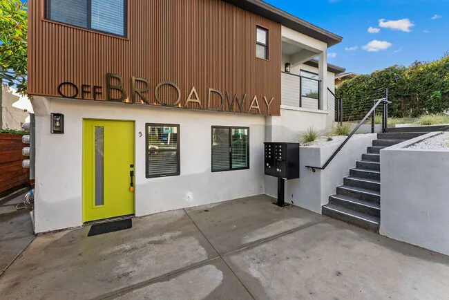 2735 Broadway San Diego, CA 92102 photo 2