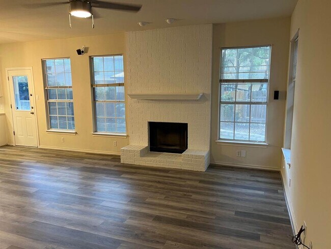 1002 Hawks Nest Cove Cedar Park, TX 78613 photo 2