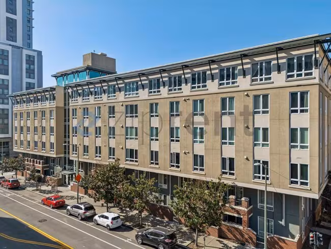 Large Downtown Oakland Two Bedroom Condominium at The Jade photo 2
