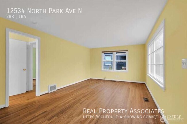 12534 N Park Ave N Seattle, WA 98133 photo 2