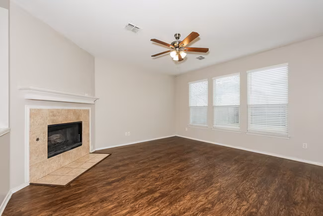 916 Gillon Drive, Arlington, TX 76001 photo 5