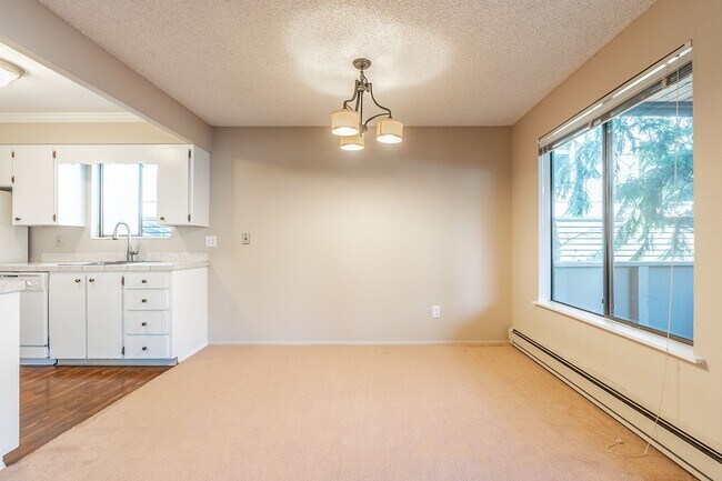 619 NW Market St Seattle, WA 98107 photo 2
