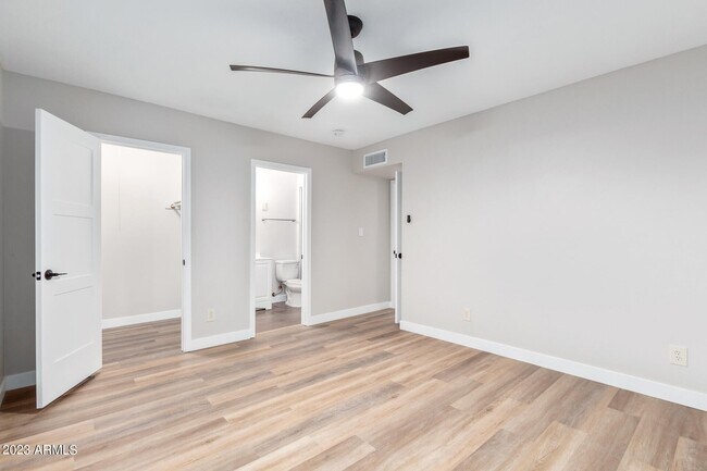 5909 W Elm St Phoenix, AZ 85033 photo 4