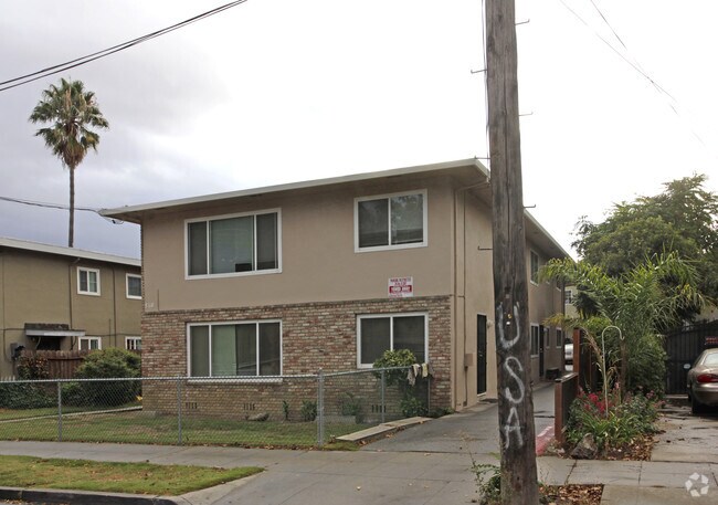 860 Calhoun St photo 3