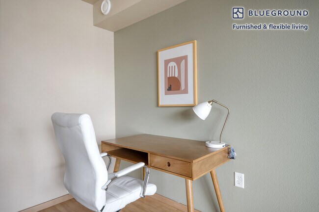 708 6th Ave N Seattle, WA 98109 photo 5