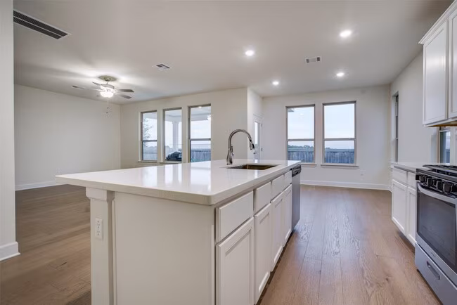 8612 Cumbrae Ln Austin, TX 78744 photo 3