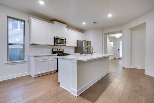 8612 Cumbrae Ln Austin, TX 78744 photo 5