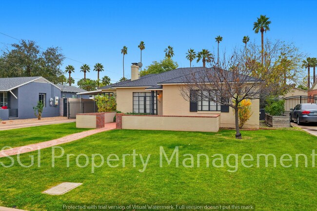 1315 W Holly St photo 2