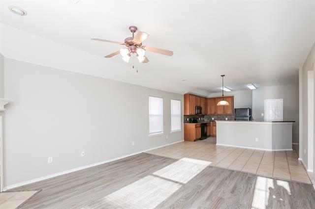 2100 Hayes St McKinney, TX 75071 photo 3