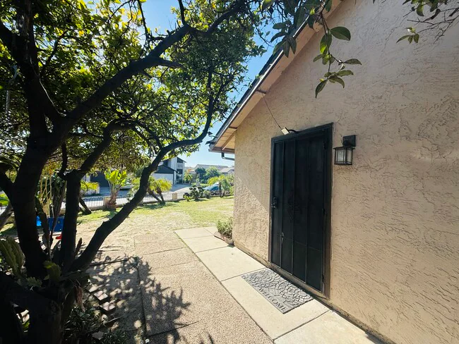 6186 Daisy Pl San Diego, CA 92114 photo 5