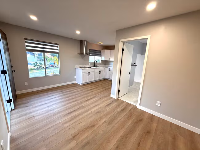 6186 Daisy Pl San Diego, CA 92114 photo 2