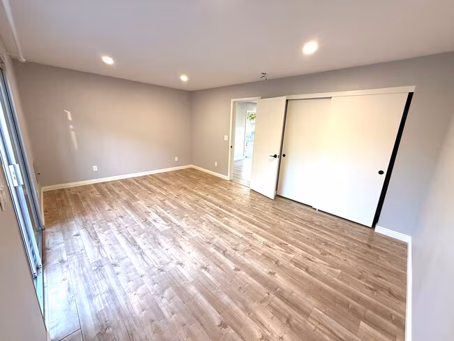 6186 Daisy Pl San Diego, CA 92114 photo 3