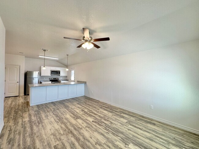 221 A Dolphin Dr Temple, TX 76501 photo 3