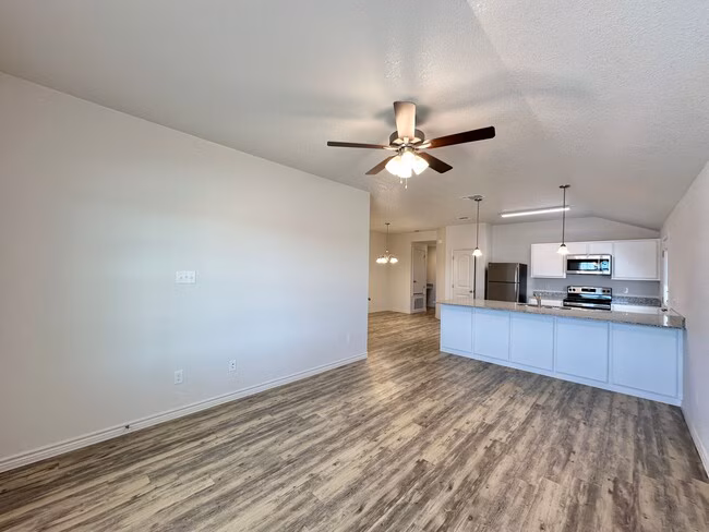 221 A Dolphin Dr Temple, TX 76501 photo 4
