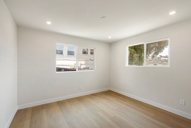 6327 Brooklyn Ave San Diego, CA 92114 photo 2