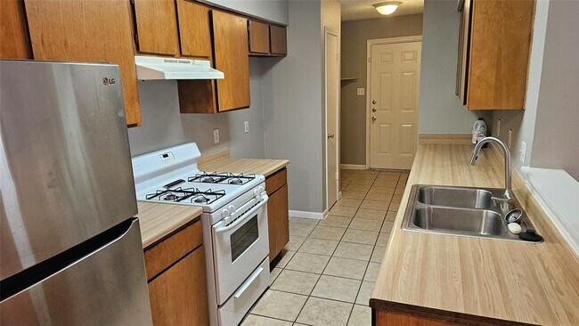 1903 1/2 Margalene Way, Austin, TX 78728 photo 4