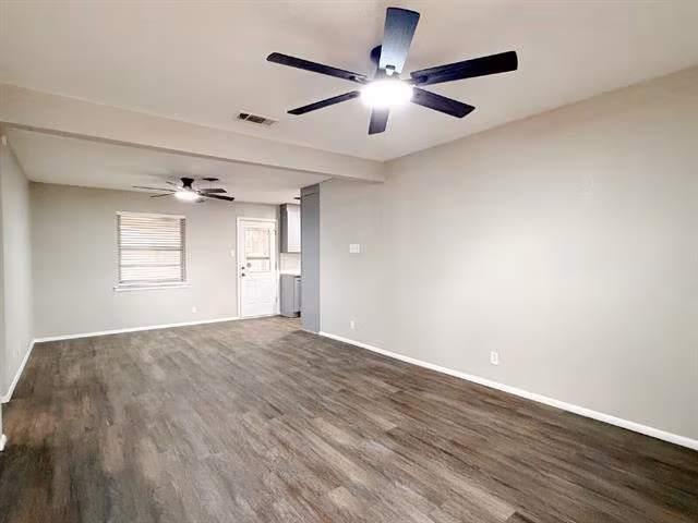 549 NW Hillery St Burleson, TX 76028 photo 4