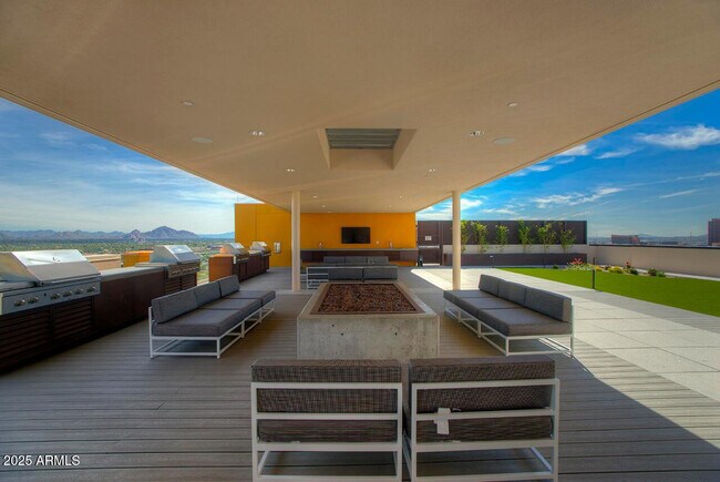 200 W Portland St Phoenix, AZ 85003 photo 5