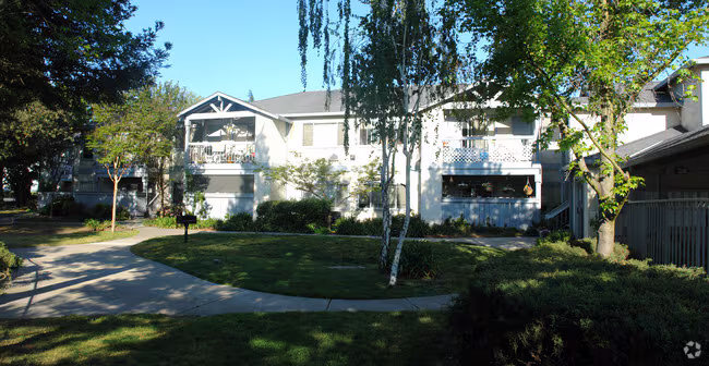The Cottages at Vine Hill Creek photo 3