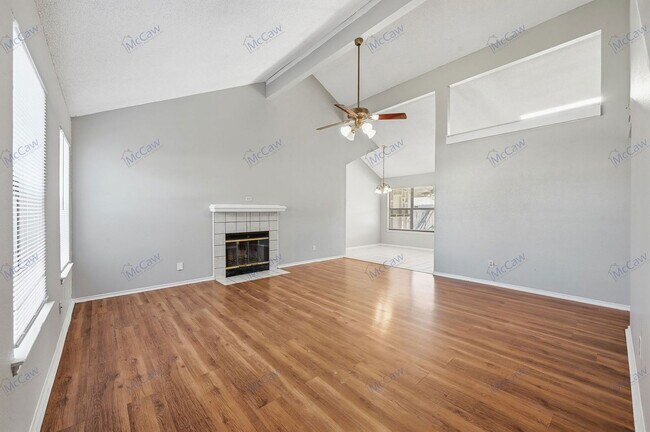 1069 W Hills Terrace Saginaw, TX 76179 photo 3