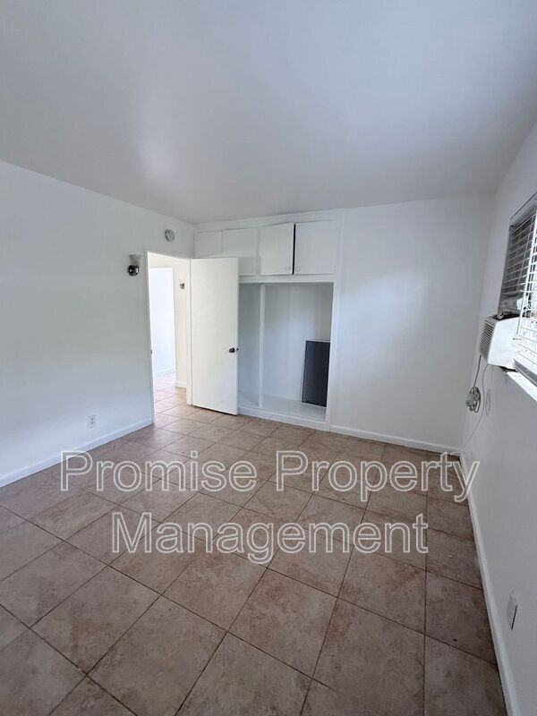 303-307 S Myers St Oceanside, CA 92054 photo 5