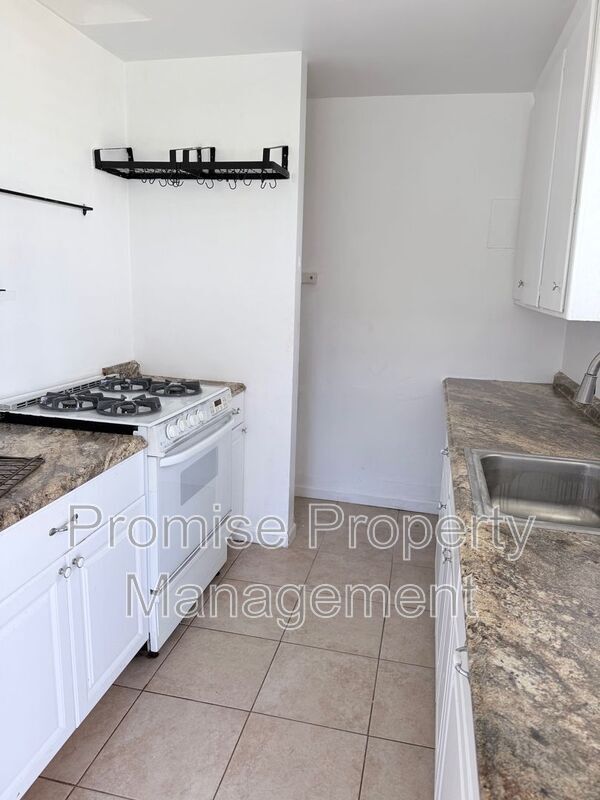 303-307 S Myers St Oceanside, CA 92054 photo 2