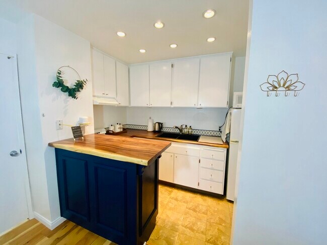 1621 Hotel Cir S San Diego, CA 92108 photo 2