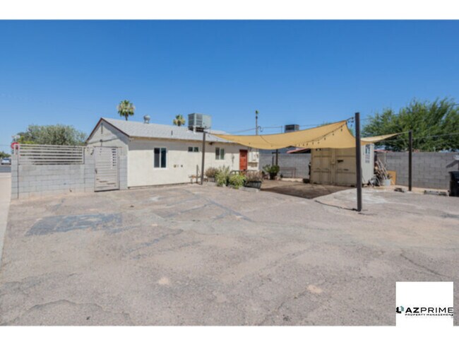 4001 N 15th Ave Phoenix, AZ 85013 photo 2