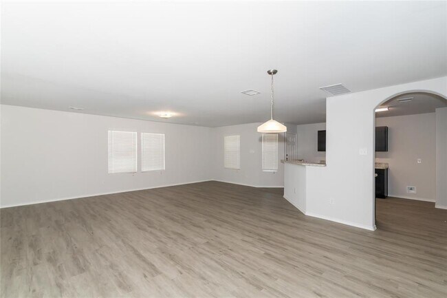 1507 Matthew Street, Ennis, TX 75119 photo 5