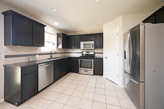 131 Gambel Oak Way San Marcos, TX 78666 photo 3
