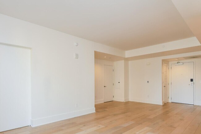 1075 Market St photo 5