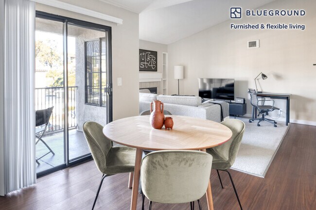 7265 Charmant Dr San Diego, CA 92122 photo 5