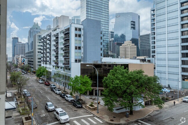 Brazos Place photo 2