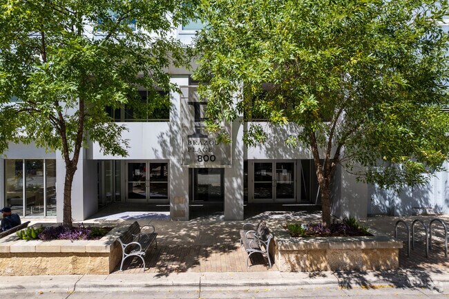 Brazos Place photo 4