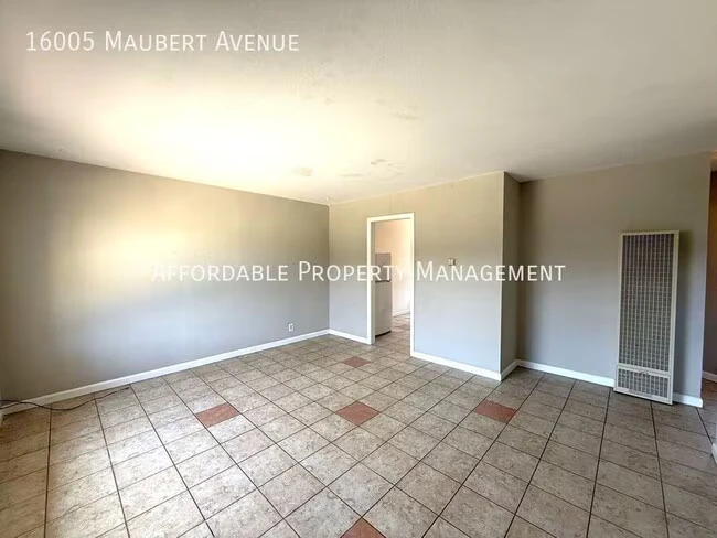 16005 Maubert Ave San Leandro, CA 94578 photo 2