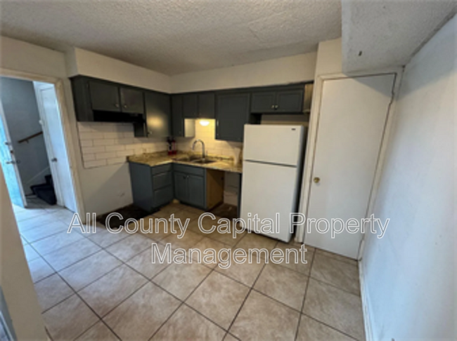 2904 Sweeney Ln Austin, TX 78723 photo 5