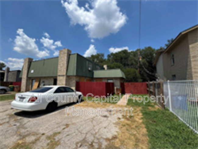 2904 Sweeney Ln Austin, TX 78723 photo 2
