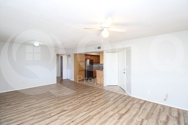 8155 E Roosevelt St Scottsdale, AZ 85257 photo 5