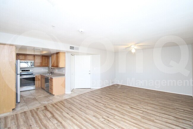 8155 E Roosevelt St Scottsdale, AZ 85257 photo 4