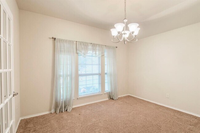 1113 N Chambers Lane photo 5