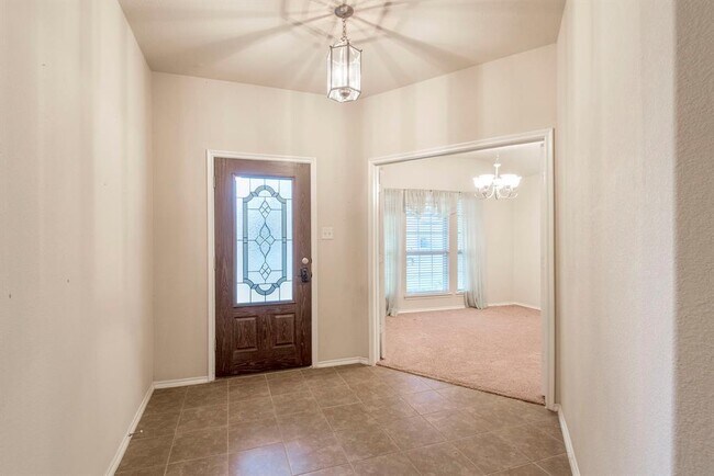 1113 N Chambers Lane photo 4
