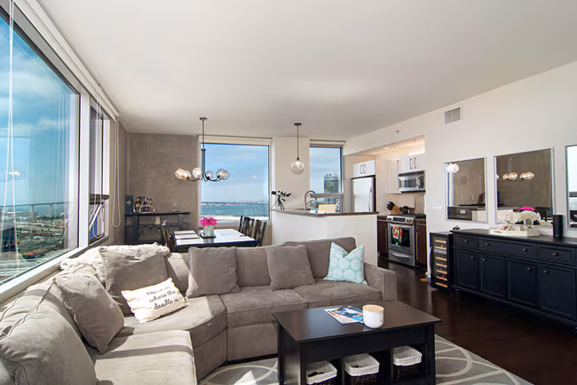 321 Tenth Ave San Diego, CA 92101 photo 4