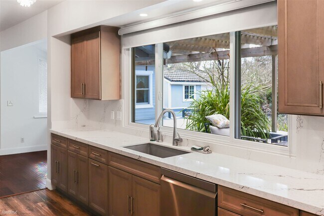 20 Bay Way, San Rafael, CA 94901 photo 3