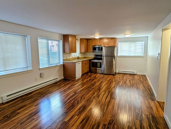 13727 35th Ave NE Seattle, WA 98125 photo 4