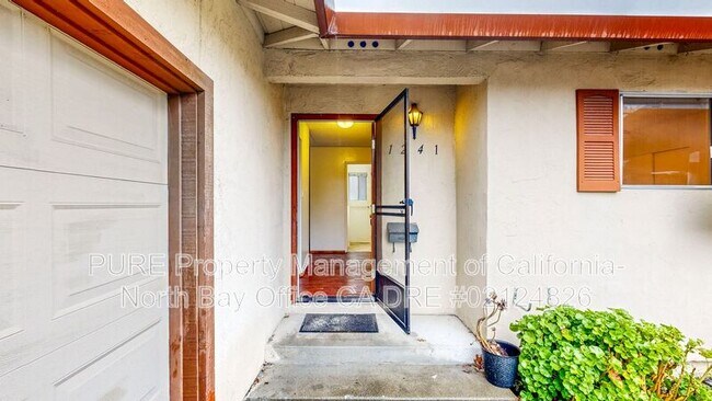 1241 Phyllis Cir Santa Rosa, CA 95401 photo 4