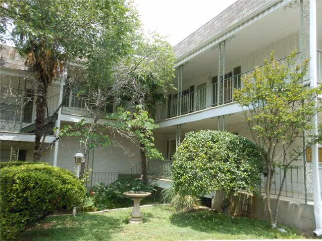 2516 Enfield Rd Austin, TX 78703 photo 5