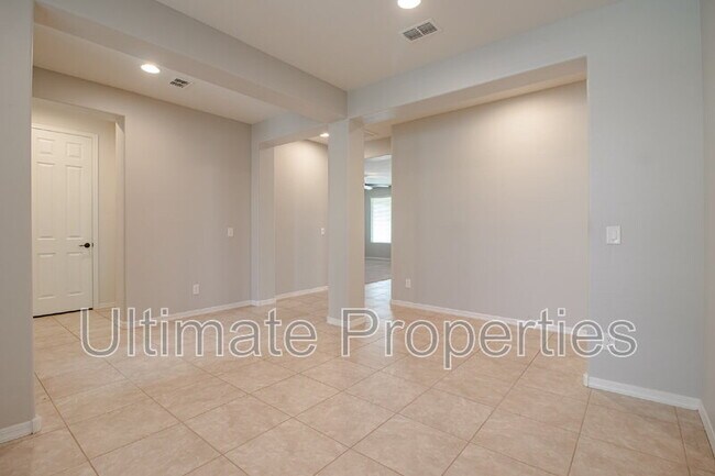 10789 W Prickly Pear Trail Peoria, AZ 85383 photo 4