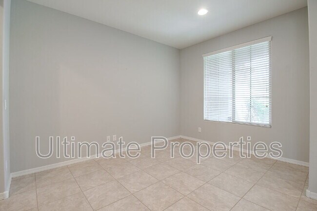10789 W Prickly Pear Trail Peoria, AZ 85383 photo 5